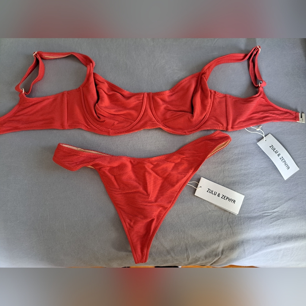 New with tags Zulu & Zephyr swim bra cup top and bottom